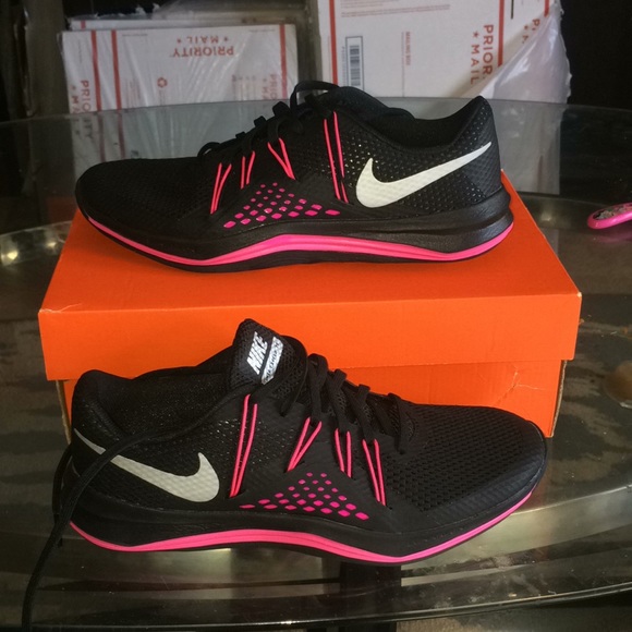 le scarpe nike nuove scarpe da ginnastica poshmark formazione supera le donne attraversano lunare le scarpe nike nuove scarpe da ginnastica poshmark formazione supera le donne attraversano lunare